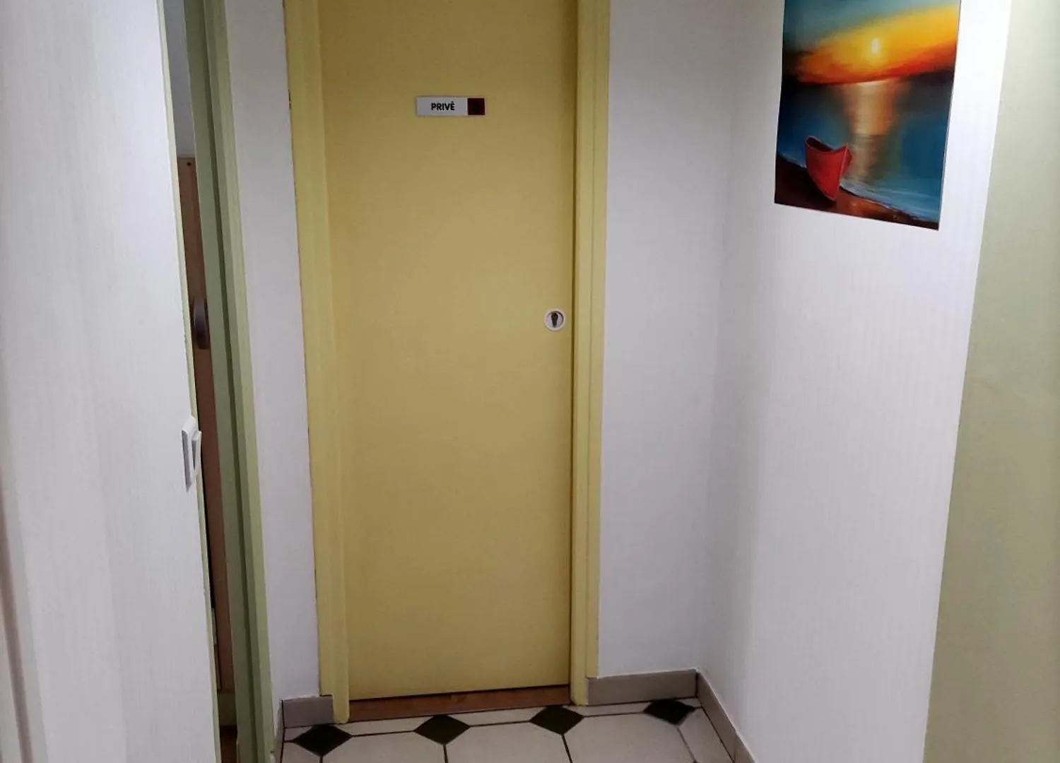 Confortable Pres Des Transports Paris Apartment