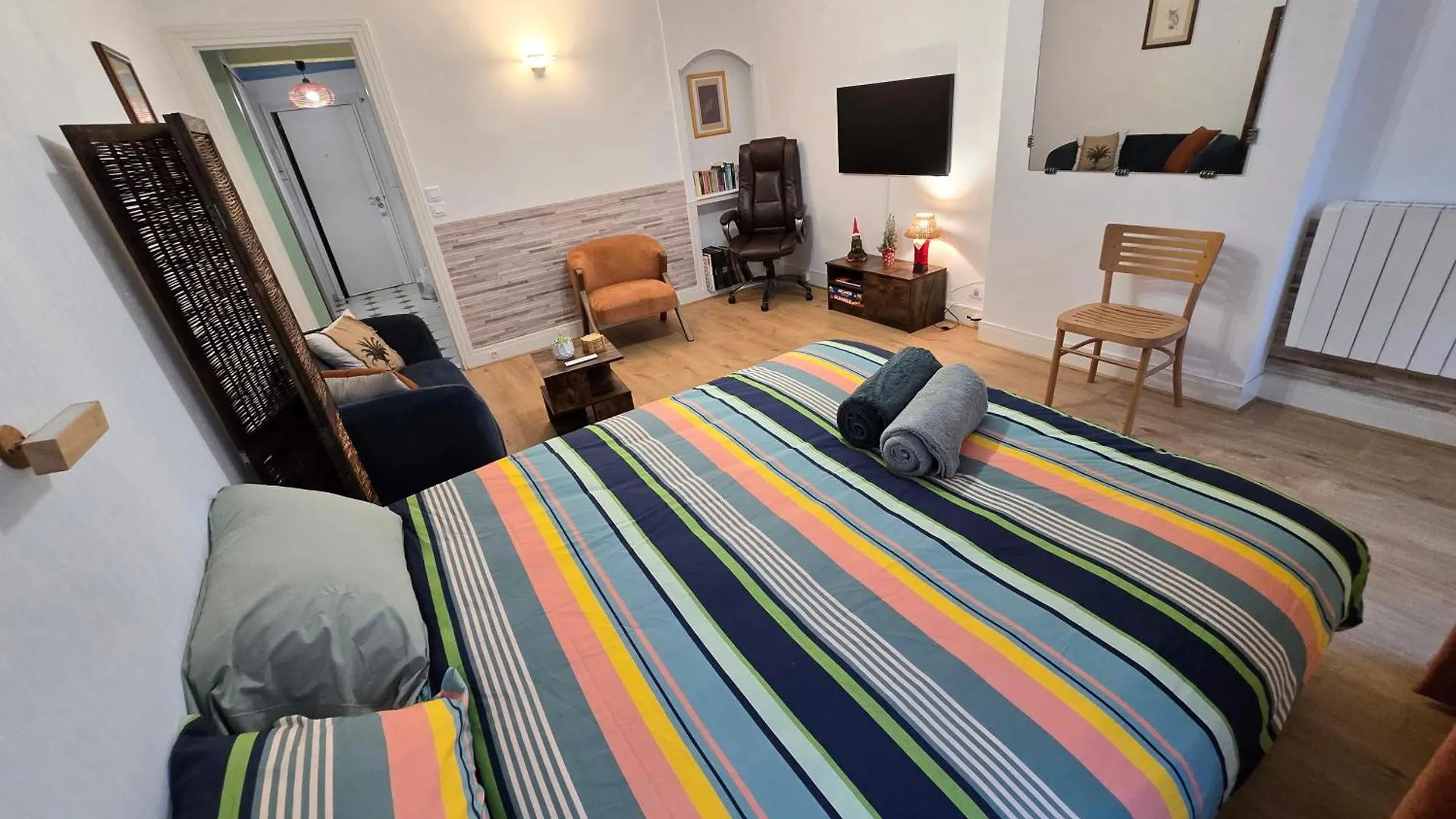 Apartment Confortable Pres Des Transports Paris France