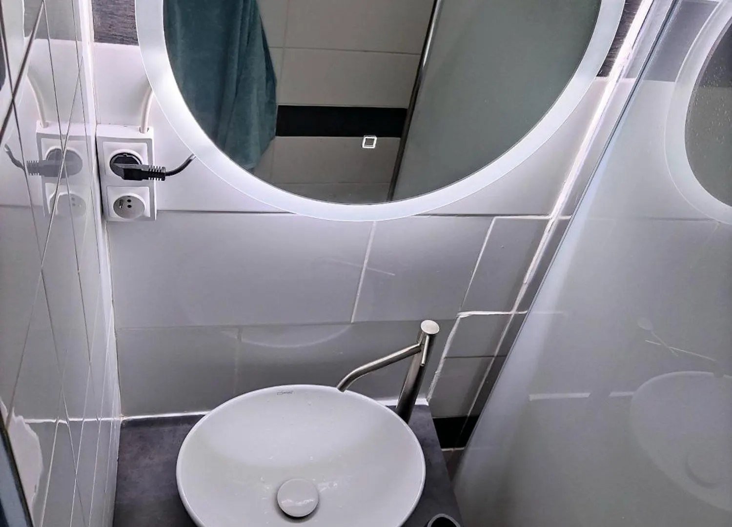 Confortable Pres Des Transports Paris Apartment